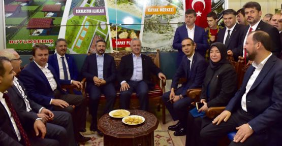 GENEL BAŞKAN YARDIMCISI ATAŞ’TAN FUAR ZİYARETİ