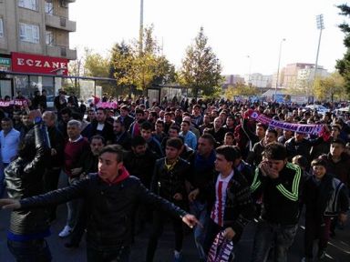 HAKEM VE KALECİ, TARAFTARI ÇILDIRTTI