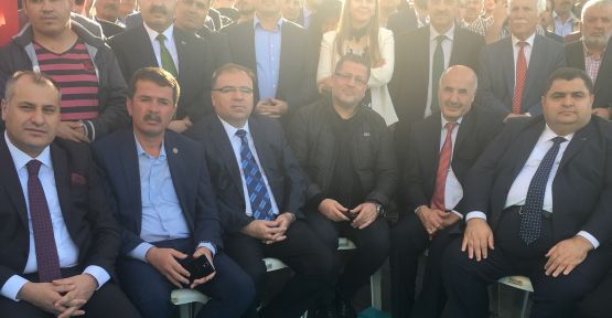 KİTAP FUARINA RENK KATANLAR