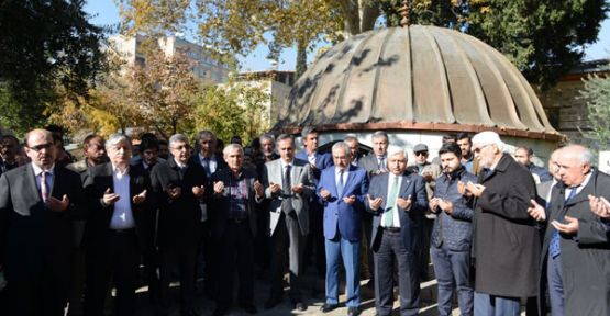 KSÜ, ADINI ALDIĞI SÜTÇÜ İMAM’I KABRİ BAŞINDA ANDI