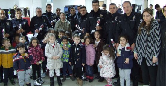 MİNİKLERİN POLİS AĞABEYLERİNE ANLAMLI ZİYARETİ