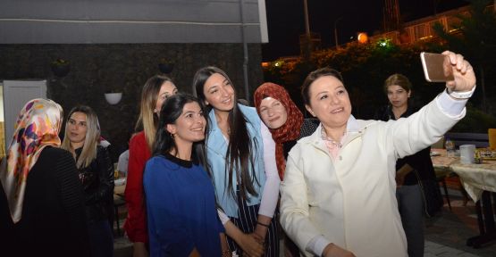 REKTÖR KARABULUT, ÖĞRENCİLERLE SAHUR YAPTI