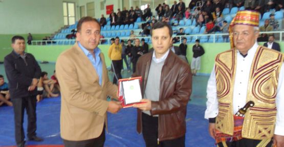 ŞALVAR GÜREŞLERİNDEKİ BAŞARI