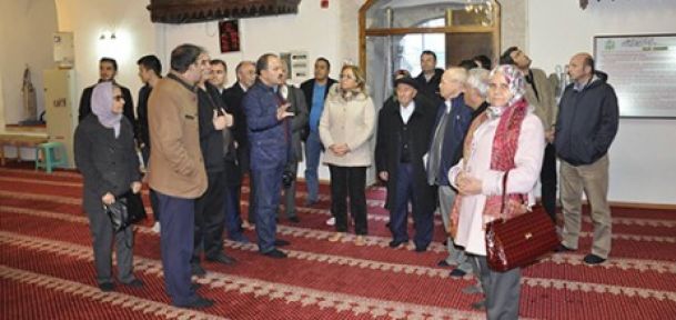 SEMPOZYUM GEZİ İLE TAÇLANDIRILDI