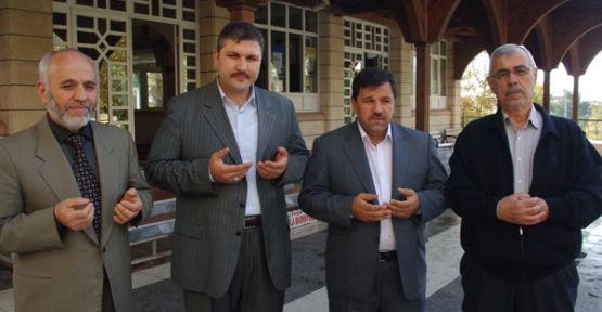 ŞEYHADİL CAMİ TEMSİL HEYETİ 2 BİN KİŞİYE AŞURE DAĞITTI…