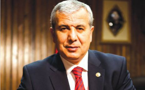 SİYASETÇİ VE MEDYA PATRONU