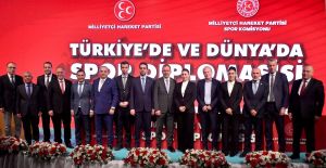 BAŞKAN EROĞLU, SPOR DİPLOMASİSİ PANELİNDE