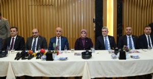 STADYUM PROJESİ BAKANLIĞA TESLİM EDİLDİ