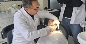 12 YAŞINDAKİ ÇOCUĞA DOĞAL DİŞ KORUNDU