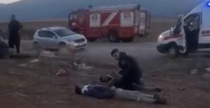 İŞÇİ SERVİS ARACI DEVRİLDİ: 2 ÖLÜ, 7 YARALI