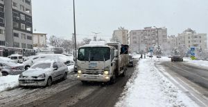 KASKİ’DEN 53 ARAÇLA KARLA MÜCADELE