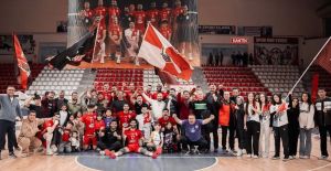 ONİKİŞUBAT BELEDİYESPOR YENİLMEZLİĞİNİ SÜRDÜRÜYOR