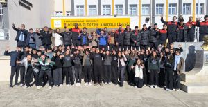 ONİKİŞUBAT BELEDİYESPOR’UN VOLEYBOLCULARI, GENÇLERE İLHAM OLUYOR