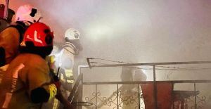 AHŞAP EV YANDI, GECE GÜNDÜZE DÖNDÜ