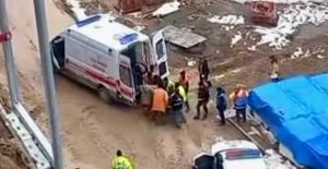 İNŞAATTAN DÜŞEN İŞÇİ YARALANDI