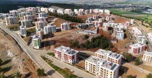 TÜRKOĞLU’NDA KALICI KONUTLAR HAK SAHİPLERİNE TESLİM