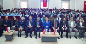 “İKLİM DEĞİŞİKLİĞİ VE GELECEĞİN MESLEKLERİ” SÖYLEŞİSİ GENÇLERLE BULUŞTU
